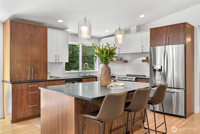 803 Timberlake Way, Bellingham, WA 98229