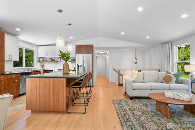 803 Timberlake Way, Bellingham, WA 98229