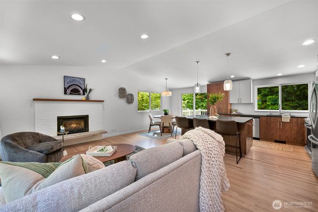 803 Timberlake Way, Bellingham, WA 98229