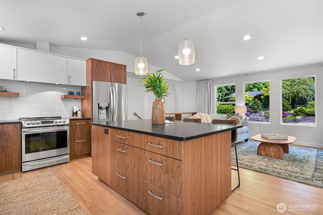 803 Timberlake Way, Bellingham, WA 98229