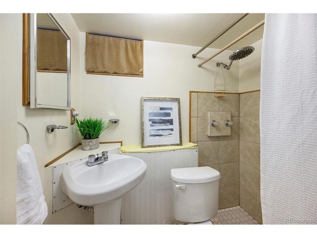 11940 W Independence Ave, Lakewood, CO 80401