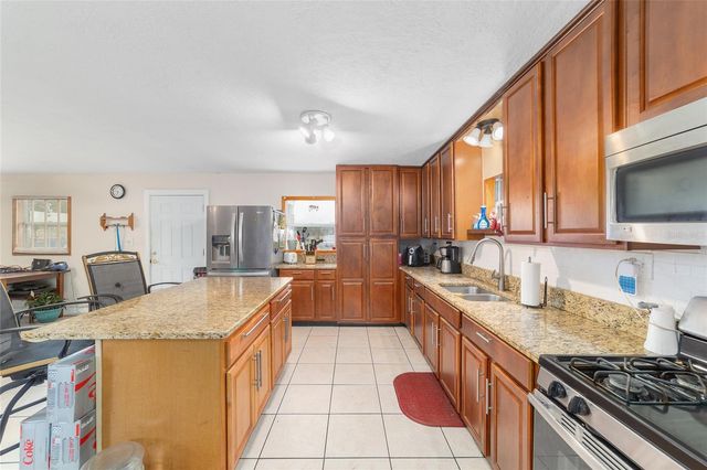 12620 SE MARICAMP ROAD, Ocklawaha, FL 32179