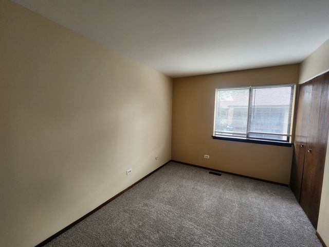1 Stony Creek Drive 1B, Palos Hills, IL 60465