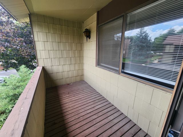 1 Stony Creek Drive 1B, Palos Hills, IL 60465