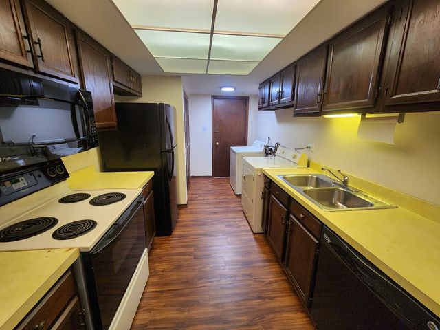 1 Stony Creek Drive 1B, Palos Hills, IL 60465