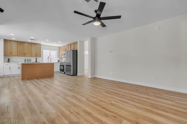 2060 Fallsburg Way, Henderson, NV 89002