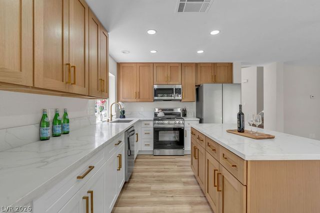 2060 Fallsburg Way, Henderson, NV 89002