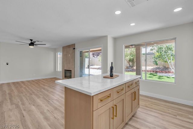 2060 Fallsburg Way, Henderson, NV 89002