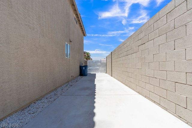 2060 Fallsburg Way, Henderson, NV 89002
