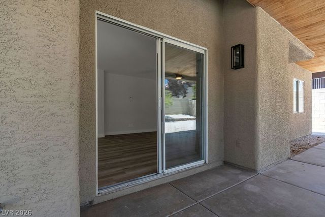2060 Fallsburg Way, Henderson, NV 89002