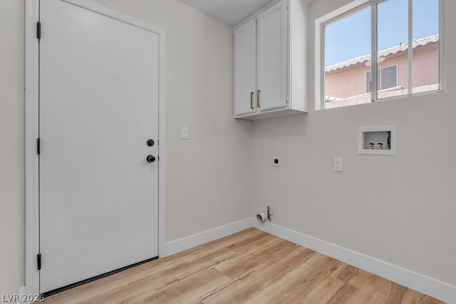 2060 Fallsburg Way, Henderson, NV 89002