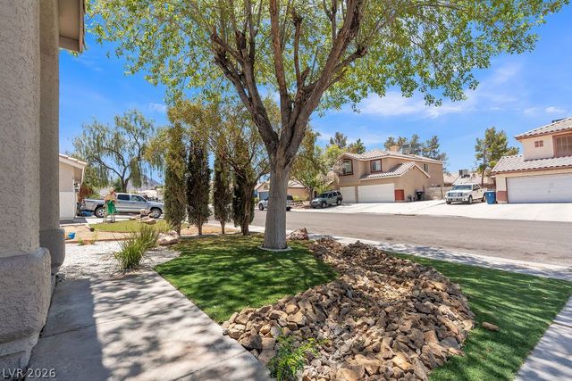 2060 Fallsburg Way, Henderson, NV 89002