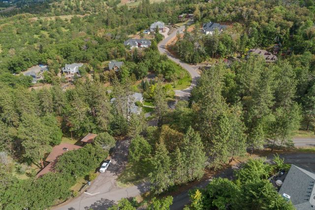 425 Coachman Drive, Jacksonville, OR 97530