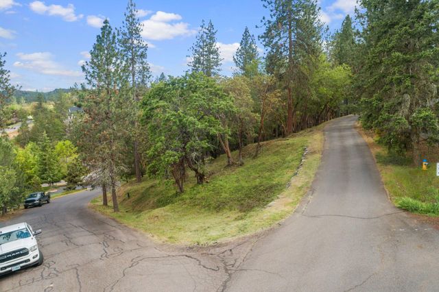 425 Coachman Drive, Jacksonville, OR 97530