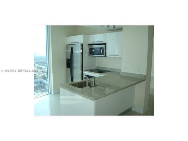 185 SW 7 ST 3712, Miami, FL 33130