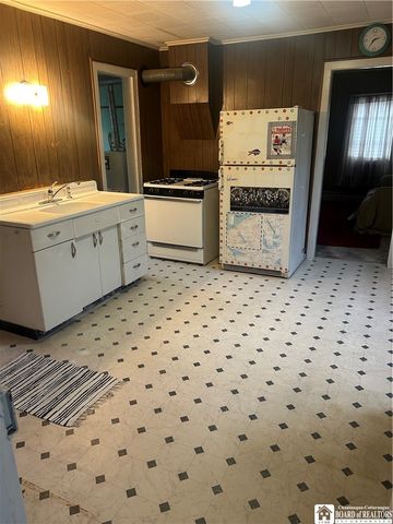 35 Genet Street, Dunkirk, NY 14048