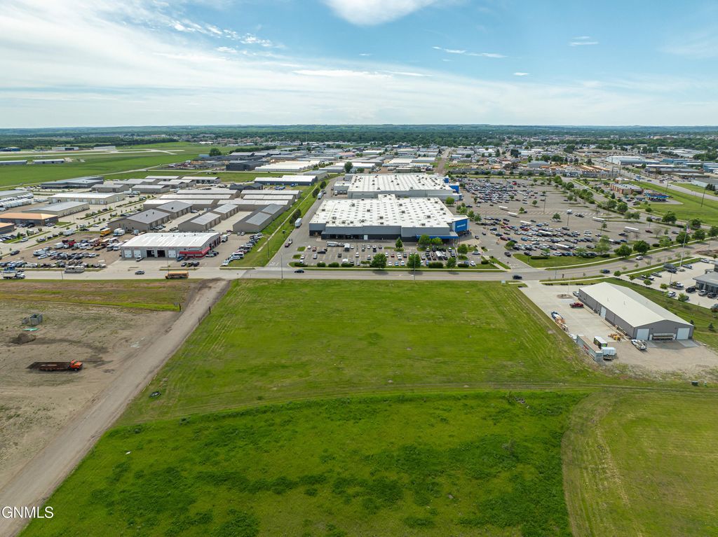 1201 Burlington Drive, Bismarck, ND 58504 photo 14