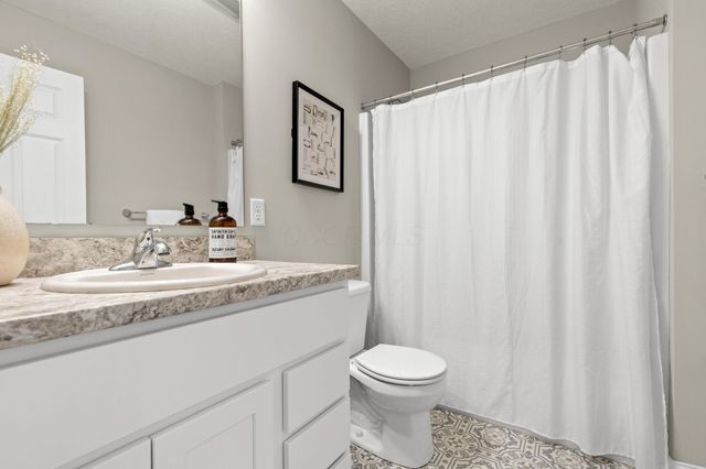 875 Pinnacle Pointe, 32, Gahanna, OH 43230