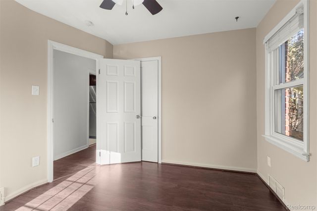 22413 Heinze Street, Dearborn, MI 48128