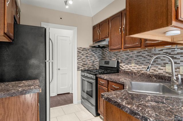 22413 Heinze Street, Dearborn, MI 48128