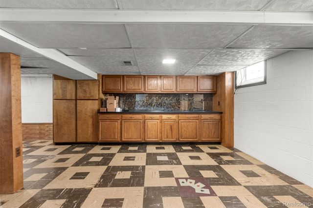 22413 Heinze Street, Dearborn, MI 48128