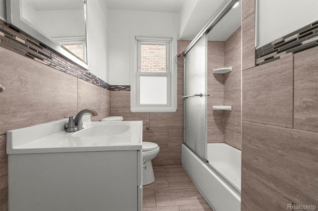 22413 Heinze Street, Dearborn, MI 48128