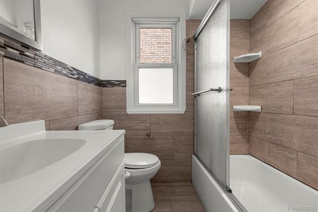 22413 Heinze Street, Dearborn, MI 48128