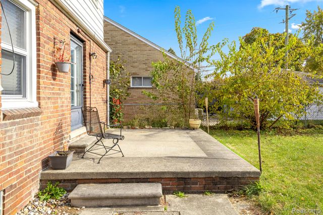 22413 Heinze Street, Dearborn, MI 48128