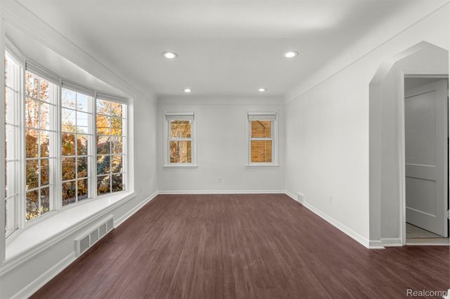 22413 Heinze Street, Dearborn, MI 48128