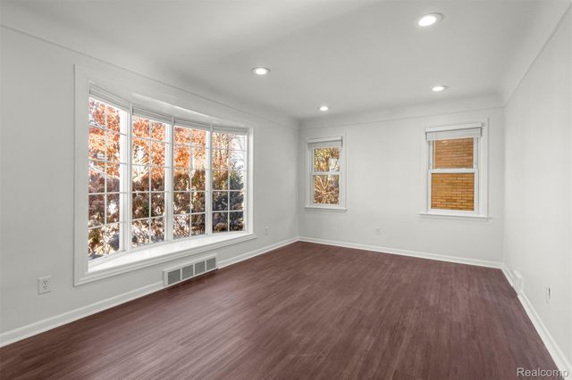 22413 Heinze Street, Dearborn, MI 48128