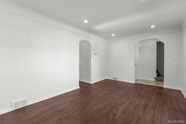 22413 Heinze Street, Dearborn, MI 48128