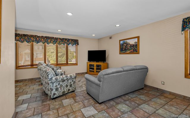 498 Cedarhurst Avenue, Cedarhurst, NY 11516