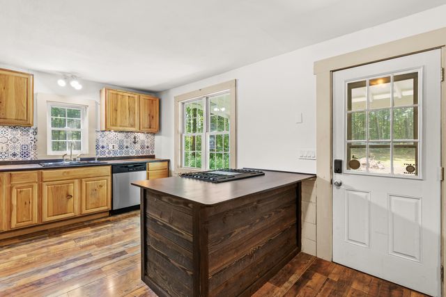 102 Green Road, Raymond, NH 03077