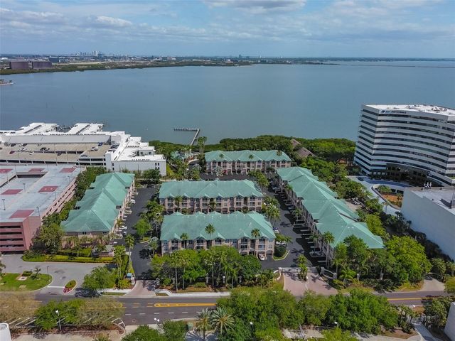 3205 BAY CLUB CIRCLE 3205, Tampa, FL 33607