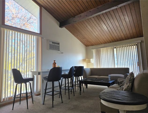 6101 W 64th Place 9, Chicago, IL 60638