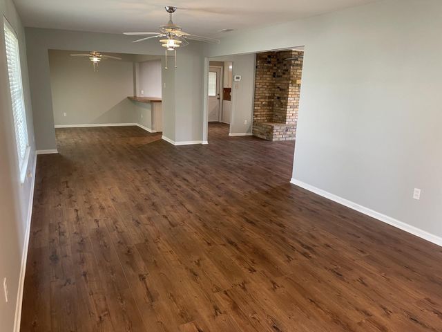 441 E Clark Street, Bartlett, TX 76511