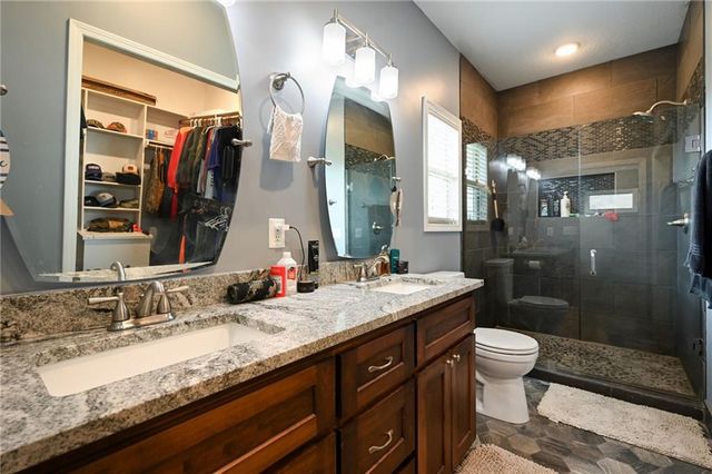 22614 Surrey Lane, Peculiar, MO 64078