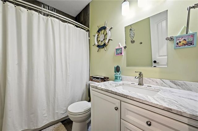 22614 Surrey Lane, Peculiar, MO 64078