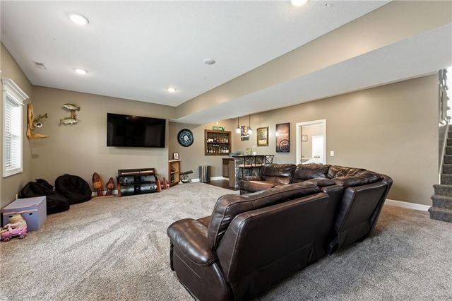 22614 Surrey Lane, Peculiar, MO 64078