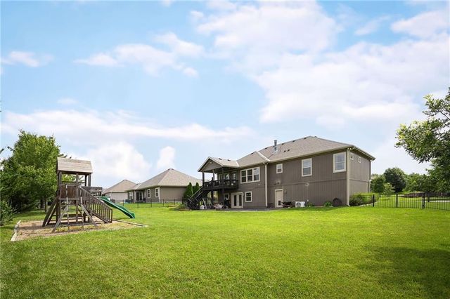 22614 Surrey Lane, Peculiar, MO 64078