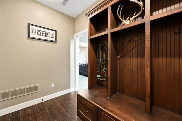 22614 Surrey Lane, Peculiar, MO 64078