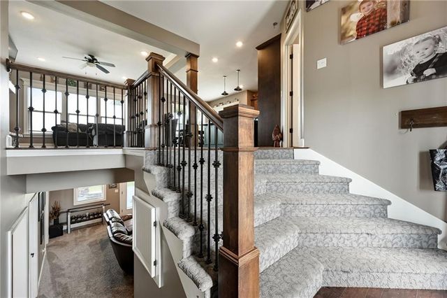 22614 Surrey Lane, Peculiar, MO 64078