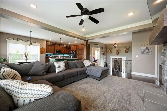 22614 Surrey Lane, Peculiar, MO 64078