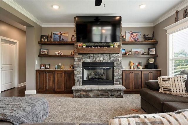 22614 Surrey Lane, Peculiar, MO 64078