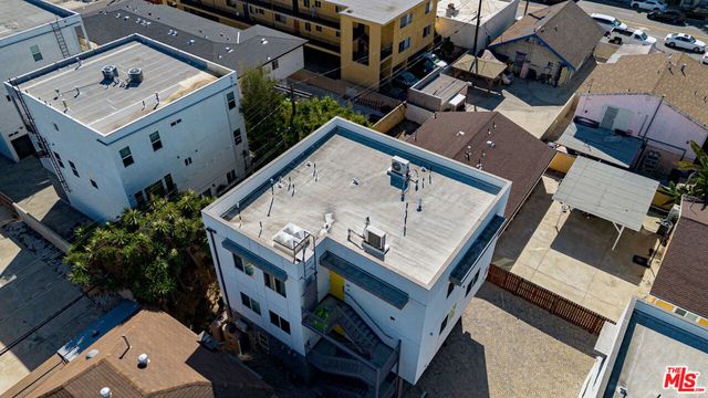 1372 W 35th Place, Los Angeles, CA 90007