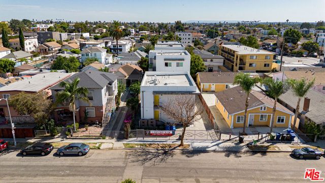 1372 W 35th Place, Los Angeles, CA 90007