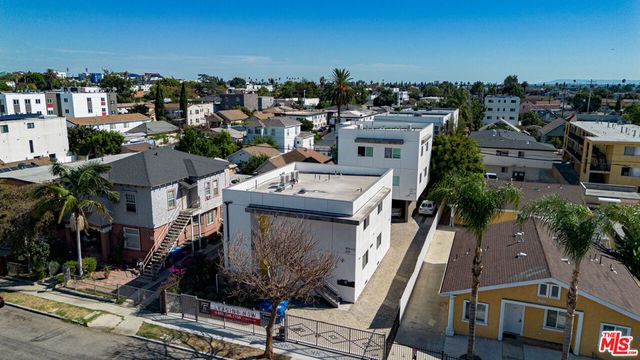 1372 W 35th Place, Los Angeles, CA 90007