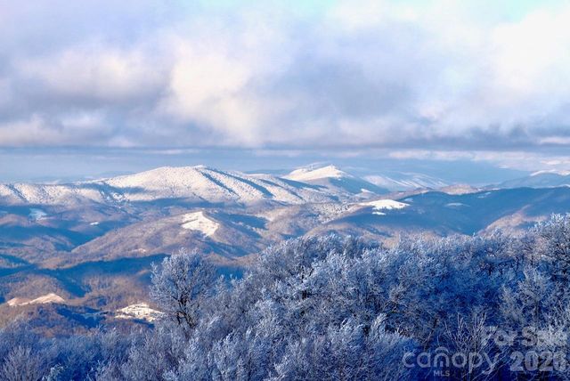 301 Pinnacle Inn Road 3304A, Beech Mountain, NC 28604