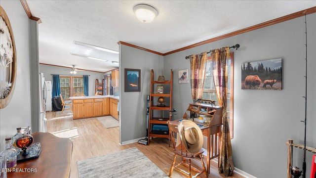 916 Scenic River Rd, Madisonville, TN 37354