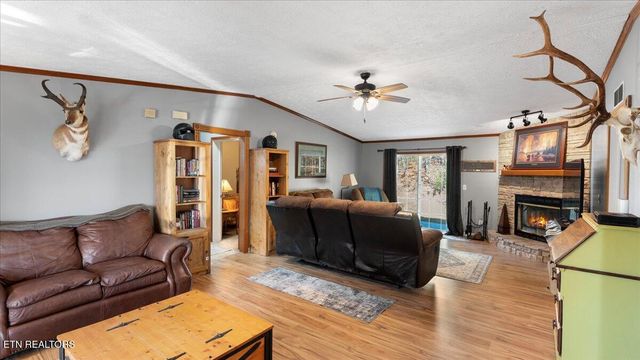 916 Scenic River Rd, Madisonville, TN 37354